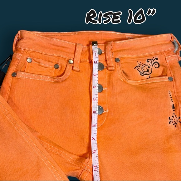 🎉HP!🎉 Originally White High Rise Skinny Jeans in White, Now Apricot. Size 25 - Picture 6 of 11